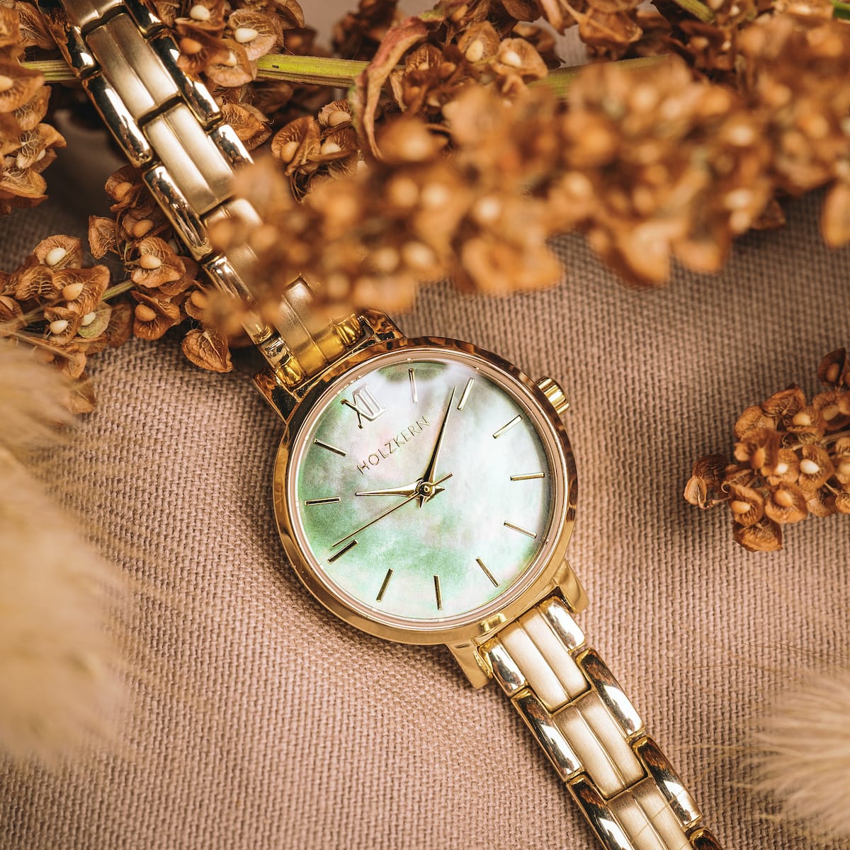 Holzkern Damenuhr Themis Perlmutt & Gold