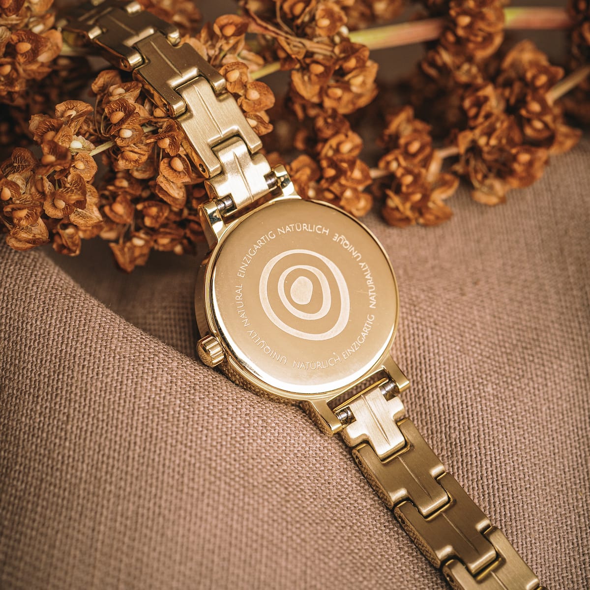 Holzkern Damenuhr Themis Perlmutt & Gold