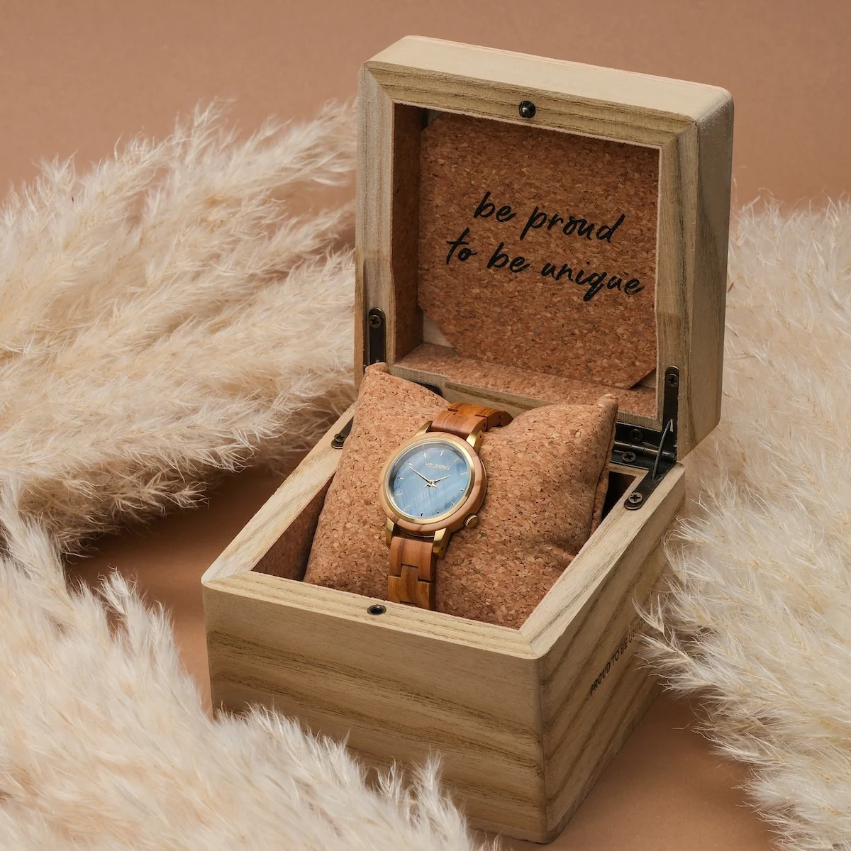 Holzkern Damenuhr Antrim Olive/Perlmutt