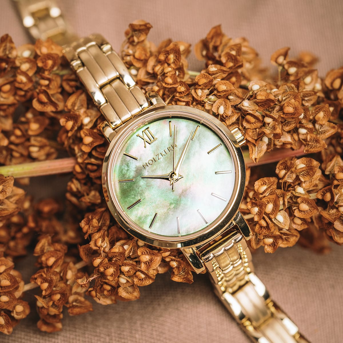 Holzkern Damenuhr Themis Perlmutt & Gold
